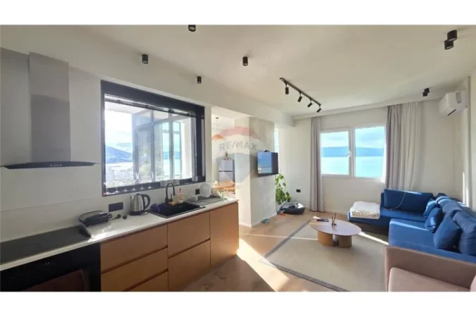 Vlore - Lungomare, shitet apartament+verande | Penthouse 2+1 Kati 10, 117 m² 328.500 € (Pranë Shkollës së Marinerisë, Lungomare, Vlorë)