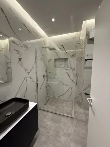 Tirane, jepet me qera apartament 1+1+Aneks+Ballkon Kati 10, 76 m² 1.000 € (Zogu i Zi)