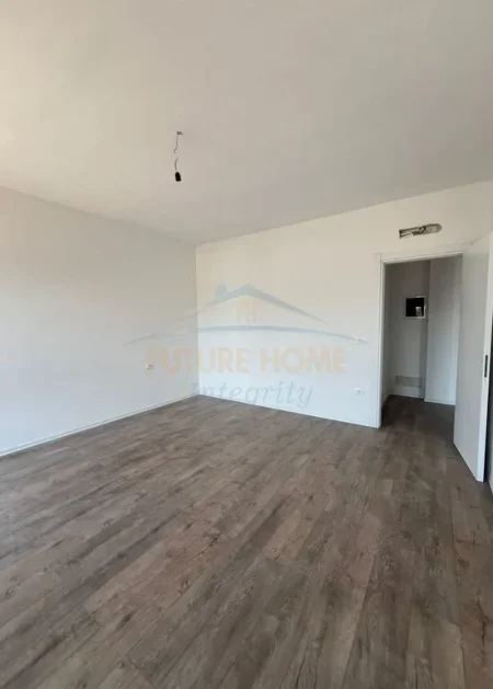 Tirane, shitet apartament 1+1 Kati 1, 79 m² 145.000 € (Kompleksi Ndregjoni)