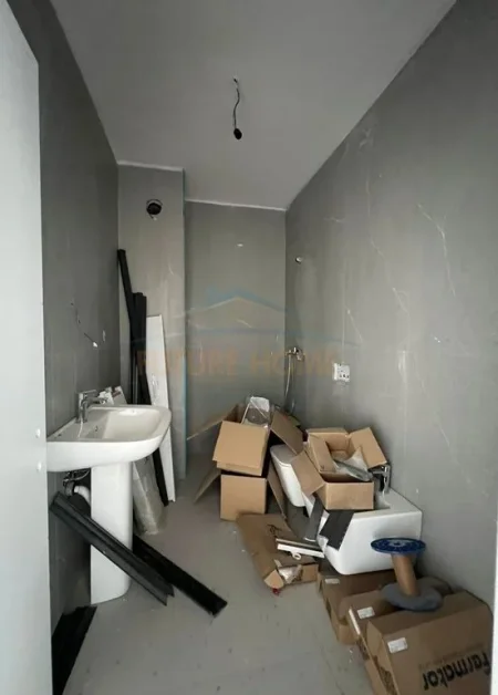 Tirane, shitet apartament 1+1 Kati 1, 79 m² 145.000 € (Kompleksi Ndregjoni)