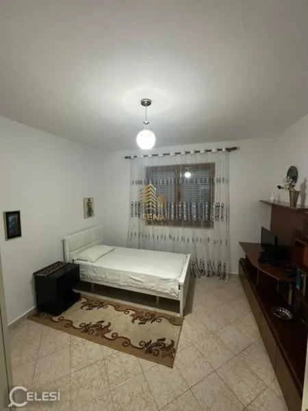 Tirane, jepet me qera apartament 2+1 Kati 5, 75 m² 500 €