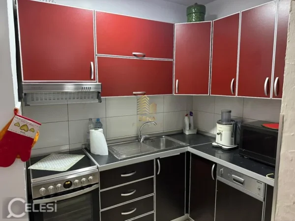 Tirane, jepet me qera apartament 2+1 Kati 5, 75 m² 500 €