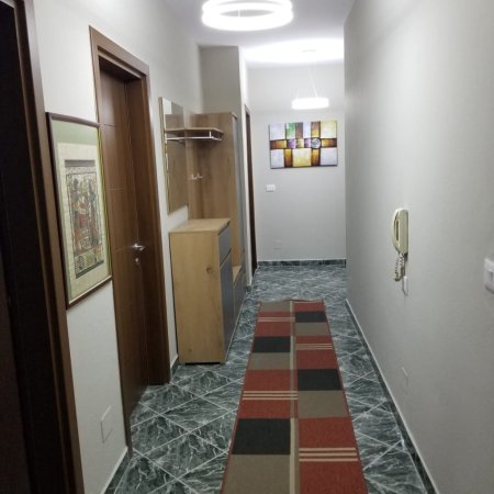 🏡JEPET  APARTAMENT ME QERA TEK RRUGA  MINE PEZA  / RRUGA FORTUZI NE  Tiranë