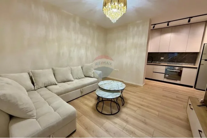 Tirane, jepet me qera apartament 2+1 Kati 6, 102 m² 500 € (Foto Xhavella)