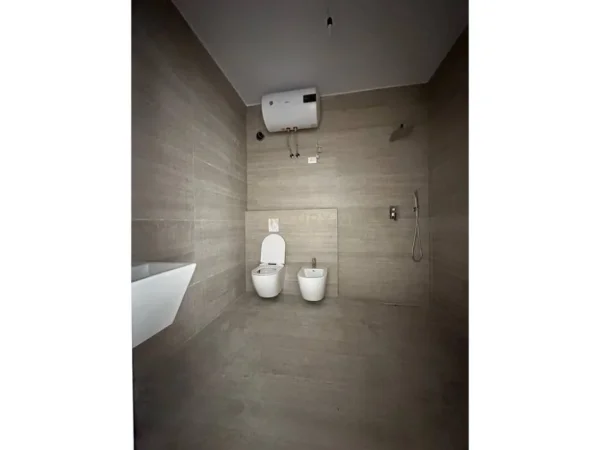 Tirane, shitet 2+1 Kati 3, 125 m² 138.000 € (Rruga Dervish Luzha)