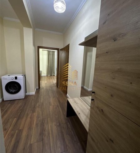 Tirane, jepet me qera apartament 2+1+Ballkon Kati 4, 140 m² 530 € (Porcelan)