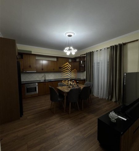 Tirane, jepet me qera apartament 2+1+Ballkon Kati 4, 140 m² 530 € (Porcelan)