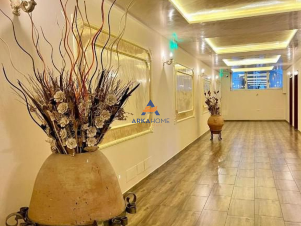 Vlore - Lungomare, jepet me qera hotel , 2.400 m² 60.000 €