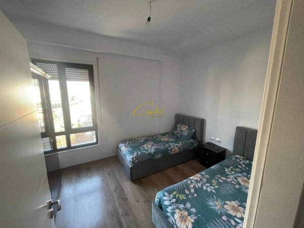 Tirane, jepet me qera apartament 2+1 Kati 7, 100 m² 700 € (PORCELAN)