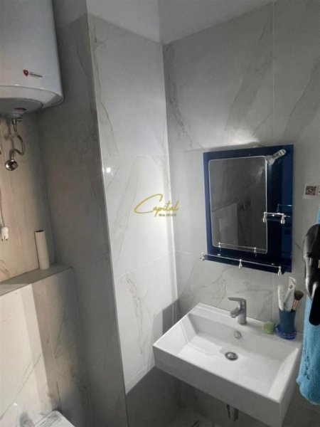 Tirane, jepet me qera apartament 2+1 Kati 7, 100 m² 700 € (PORCELAN)