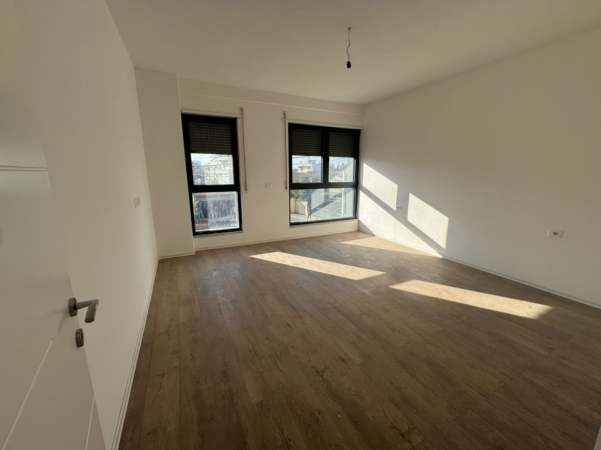 Tirane, shes apartament 1+1+Ballkon Kati 1, 78 m² 145.600 € (Rruga Jordan Misja)