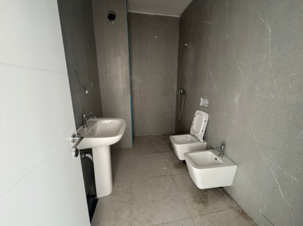 Tirane, shes apartament 1+1+Ballkon Kati 1, 78 m² 145.600 € (Rruga Jordan Misja)