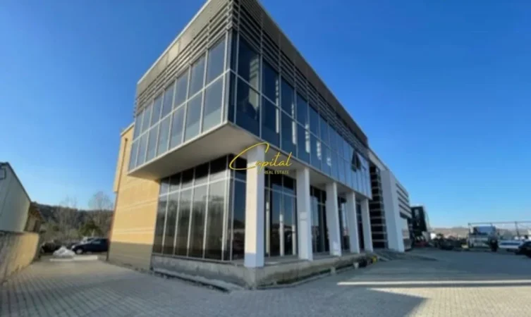 Tirane, shitet ambient biznesi Kati 0, 1.800 m² 2.500.000 € (AUTOSTRADA TIRANE-DURRES)