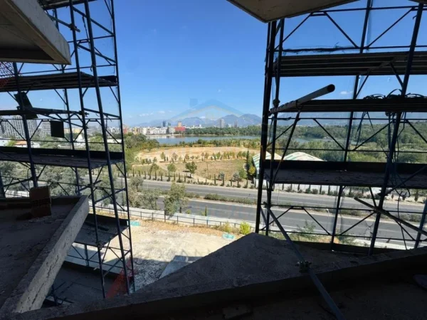 Tirane, shitet apartament 1+1+Ballkon Kati 4, 94 m² 249.000 €