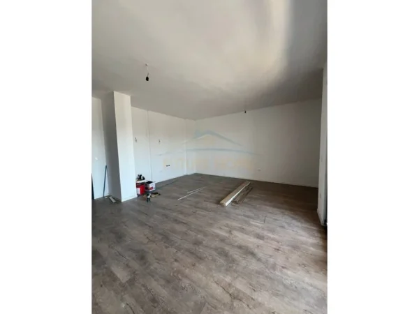 Tirane, shitet apartament 1+1+Ballkon Kati 1, 79 m² 145.600 € (bulevardi i ri)