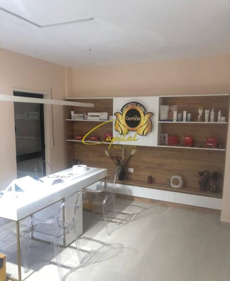 Tirane, jepet me qera zyre Kati 10, 120 m² 750 € (RRUGA E DIBRES)