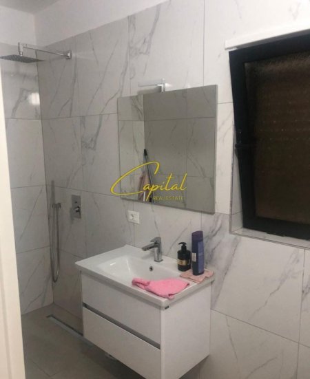 Tirane, jepet me qera zyre Kati 10, 120 m² 750 € (RRUGA E DIBRES)