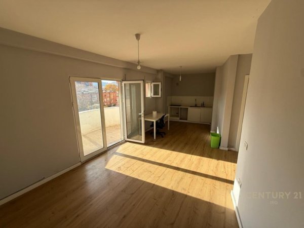 Tirane, shes apartament 1+1 Kati 3, 90 m² 170.000 € (Myslym Shyri)