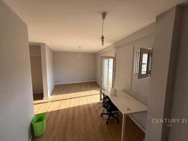 Tirane, shes apartament 1+1 Kati 3, 90 m² 170.000 € (Myslym Shyri)