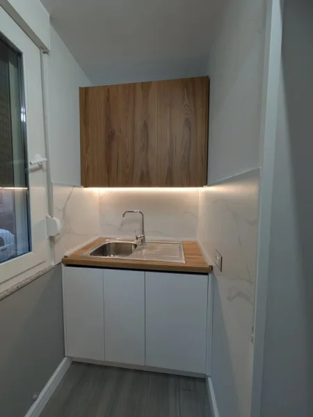 Tirane, jepet me qera apartament Kati 1, 600 € 