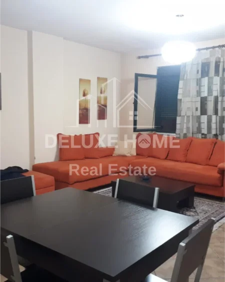 Tirane, jepet me qera apartament 1+1 Kati 9, 75 m² 600 € (Sheshi Wilson)