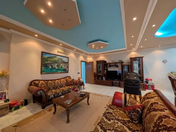 Tirane,shitet apartament 2+1 Kati 6, 260.000 €