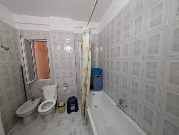 Tirane,shitet apartament 2+1 Kati 6, 260.000 €