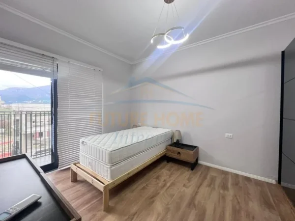 Tirane, jepet me qera 2+1 , 106 m² 1.500 € (Farke)