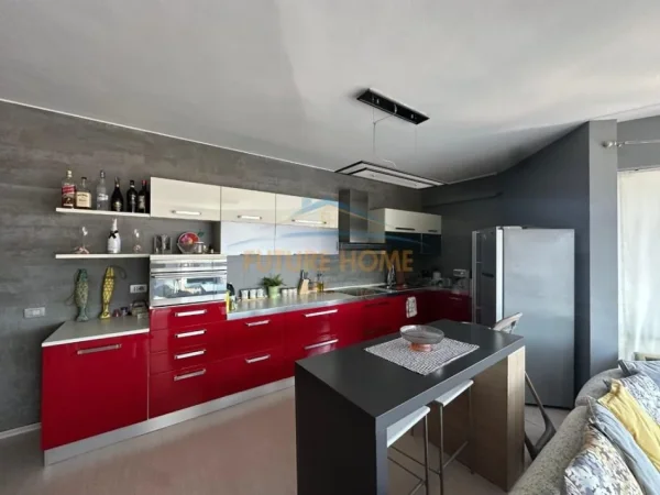 Tirane, jepet me qera apartament 2+1+Ballkon Kati 7, 126 m² 830 € 