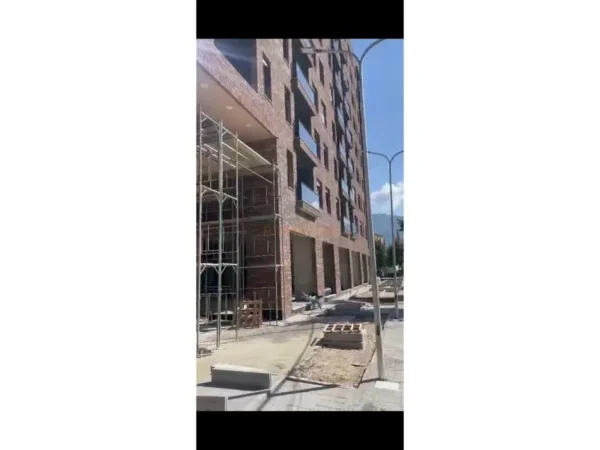 Tirane, shitet apartament 2+1+Ballkon Kati 8, 109 m² 174.000 € 