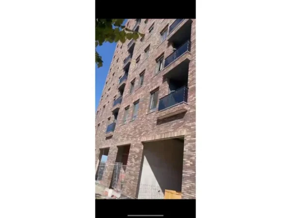 Tirane, shitet apartament 2+1+Ballkon Kati 8, 109 m² 174.000 € 