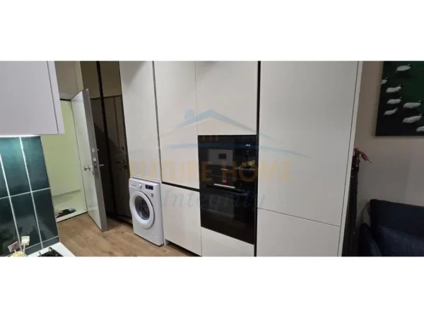 Tirane, jap me qera garsonier 1+1 Kati 6, 400 m² 400 € (ALI DEMI)