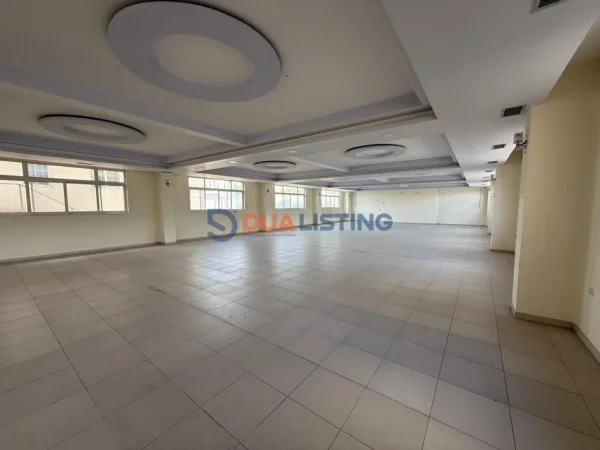 Tirane, jepet me qera ambjent biznesi , 1.157 m² 5.800 € (Bulevardi Ri)