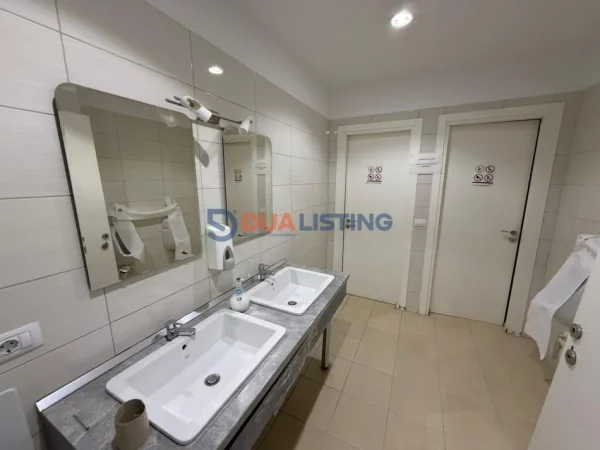 Tirane, jepet me qera ambjent biznesi , 289 m² 4.900 € (Stadiumi Air Albania)