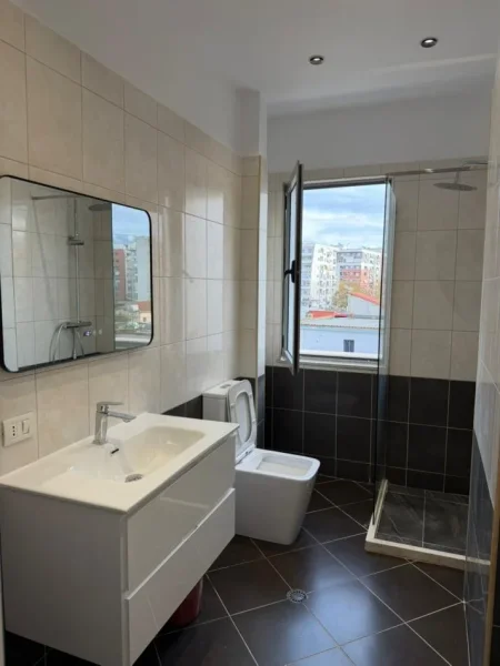 Tirane, shitet apartament 1+1 Kati 3, 50 m² 88.000 € (Pallati Nela 5)