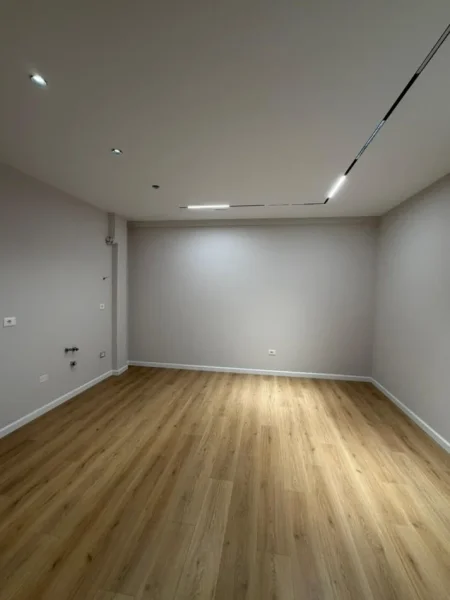 Tirane, shitet apartament 1+1 Kati 3, 50 m² 88.000 € (Pallati Nela 5)