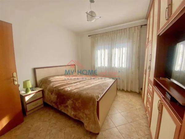 Tirane, shitet apartament 1+1+Ballkon Kati 4, 54 m² 95700 €