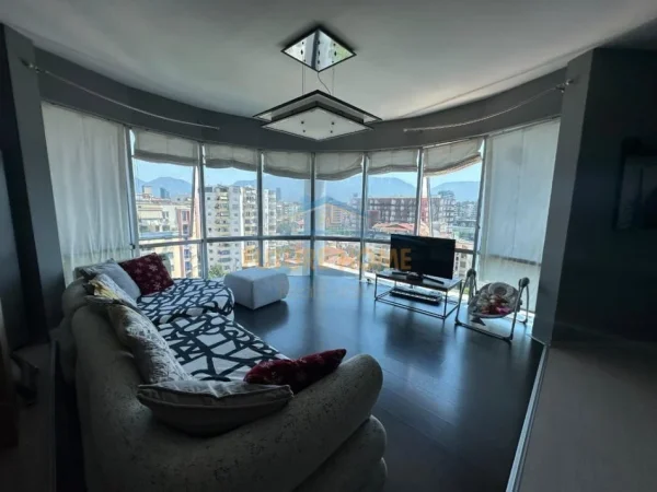Tirane, jepet me qera apartament 2+1 Kati 7, 126 m² 830 € (Kompleksi Kika 1, Komuna e Parisit)