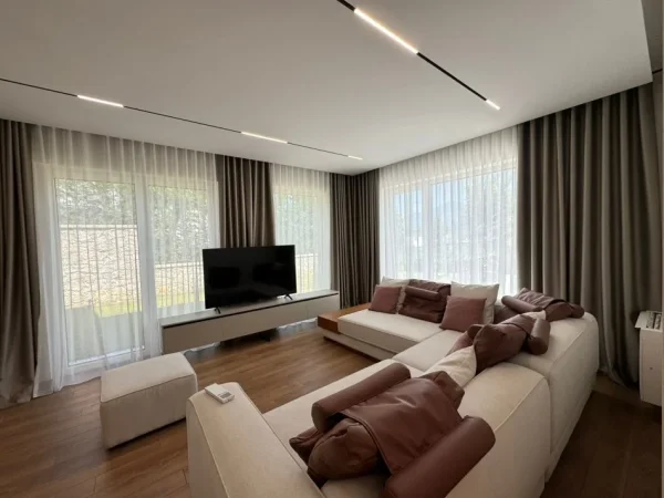 Tirane, jepet me qera Vile 3 Katshe Kati 0, 5.000 € (Vile per Qera Te Liqeni Thate , Rezidenca Forest)