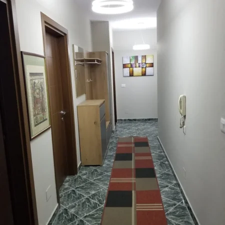 Tirane, jepet me qera apartament 2+1 Kati 1, 106 m² 600 € (mine peza)