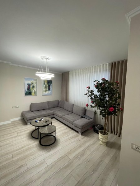 Tirane, jepet me qera apartament 1+1+Ballkon Kati 4, 70 m² 900 € (Pranë Hotel Dinastia, Rruga Kosovarve, Tiranë)