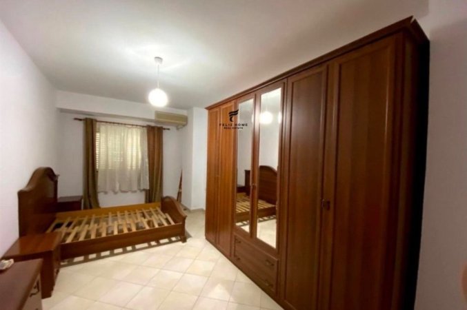 Tirane, jepet me qera apartament 2+1 Kati 1, 100 m² 500 € (YZBERISHT)