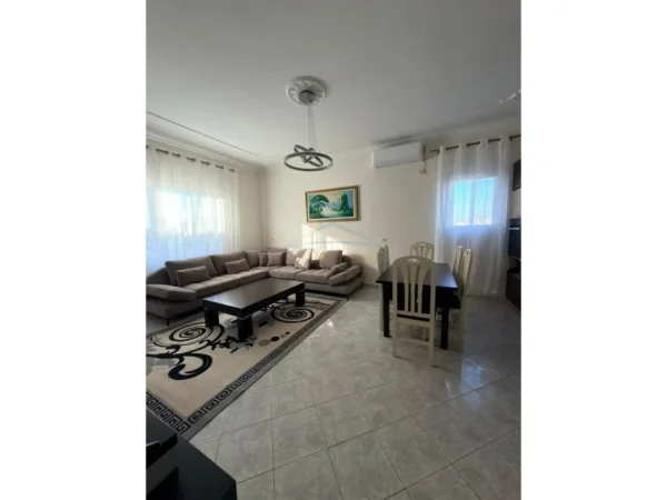 Tirane, jepet me qera Vile 2 Katshe , 202 m² 750 € (DON BOSKO)