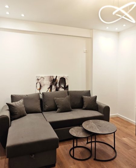 Tirane, shitet apartament 1+1 Kati 1, 53 m² 145.000 € (Rruga Medar Shtylla)