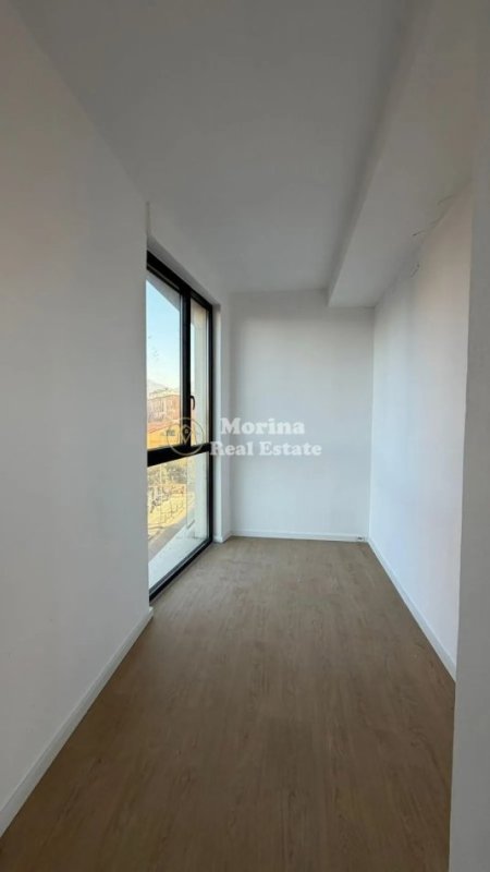 Tirane, jepet me qera ambjent biznesi Kati 1, 140 m² 1.500 € (Rruga Mine Peza)