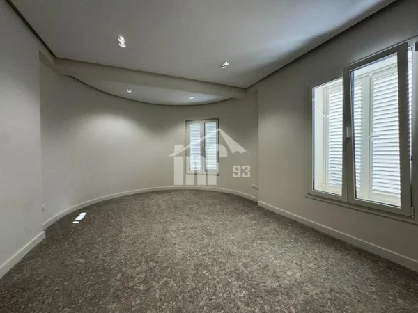 Tirane, jepet me qera Vile , 440 m² 9.000 € (RRUGA “NASI PAVLLO”, MBRAPA AMBASADES AMERIKANE)