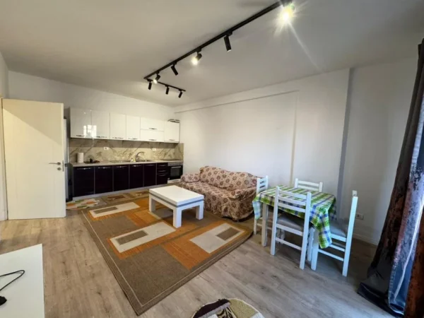 Tirane, jepet me qera apartament 1+1 Kati 6, 450 € 