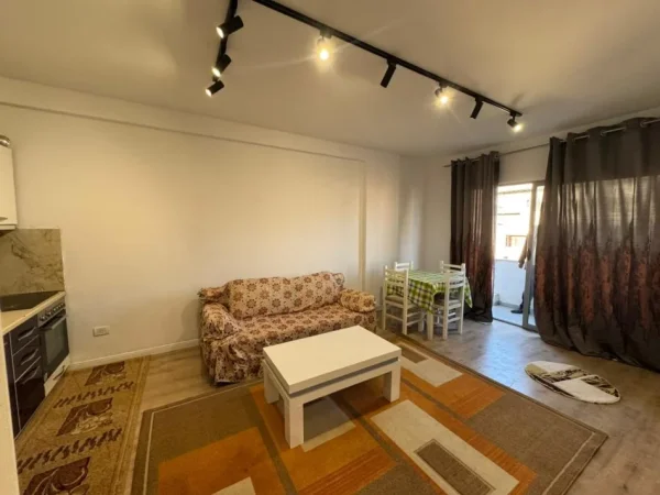 Tirane, jepet me qera apartament 1+1 Kati 6, 450 € 