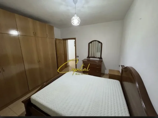 Tirane, jepet me qera apartament 2+1 Kati 2, 125 m² 450 € (BRRYLI)