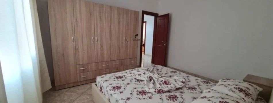 Tirane, jepet me qera apartament 1+1+Ballkon Kati 4, 60 m² 500 € (RRUGA E KOSOVAREVE)